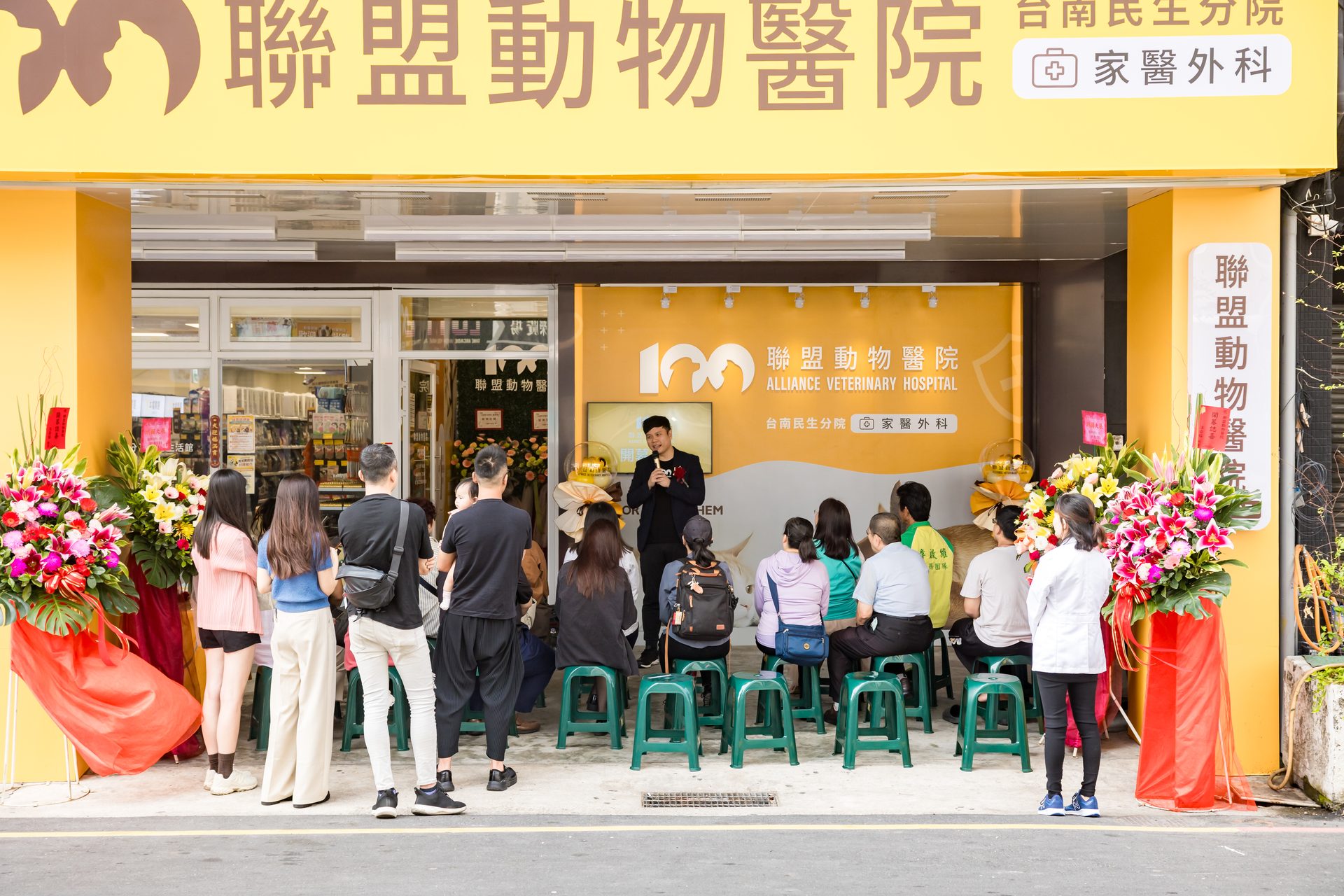 開幕當日店門口聚集的來賓人潮,高雄活動攝影