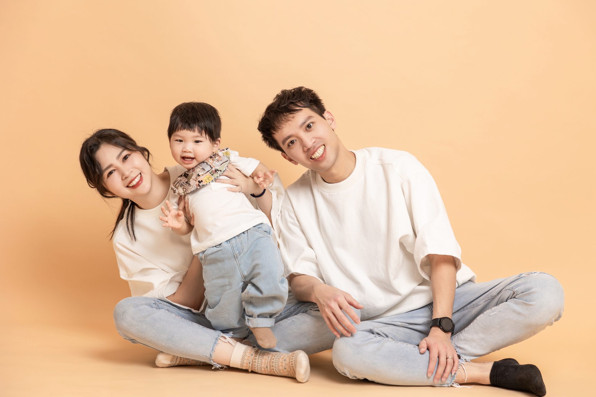 高雄親子寫真 爸爸溫柔抱起孩子的畫面