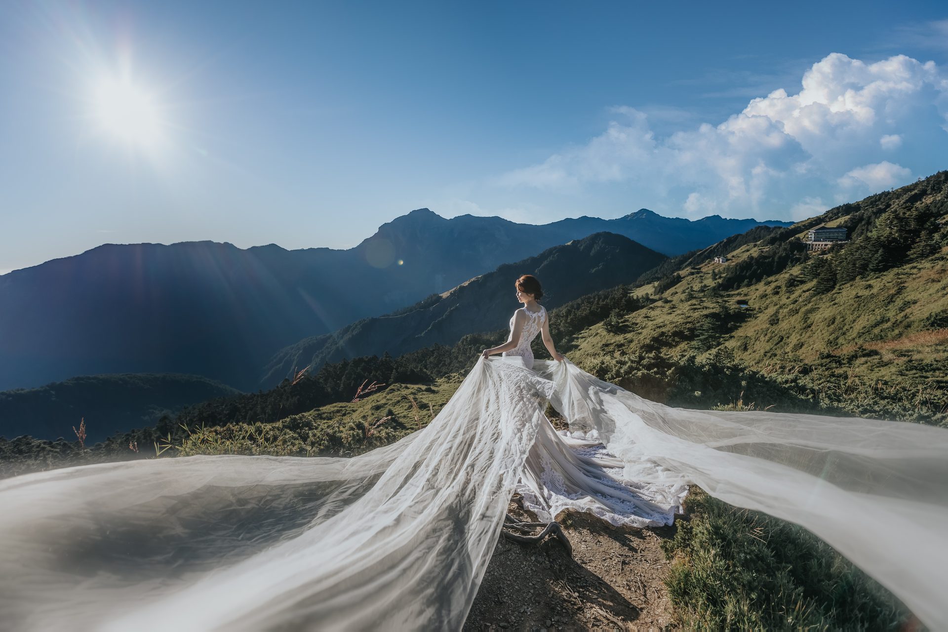 高雄婚紗攝影 山稜線上頭紗飛揚