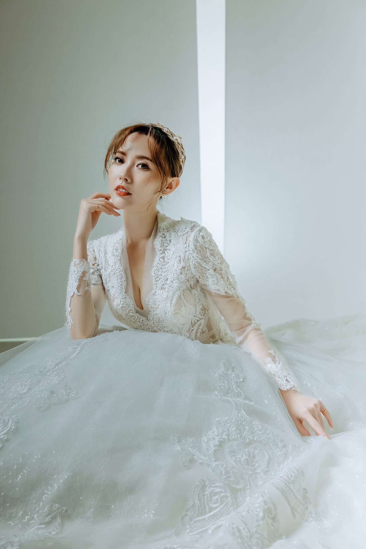 高雄婚紗攝影 V領禮服新娘特寫