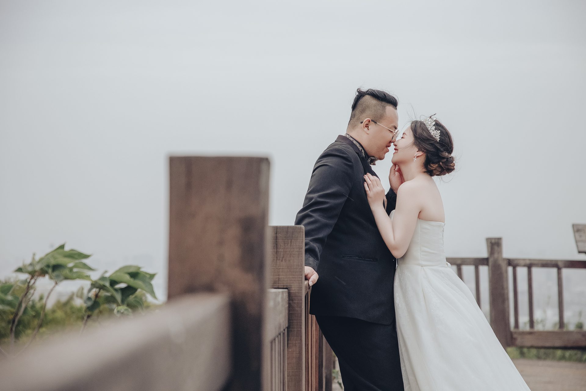 高雄婚紗攝影 城市邊親吻