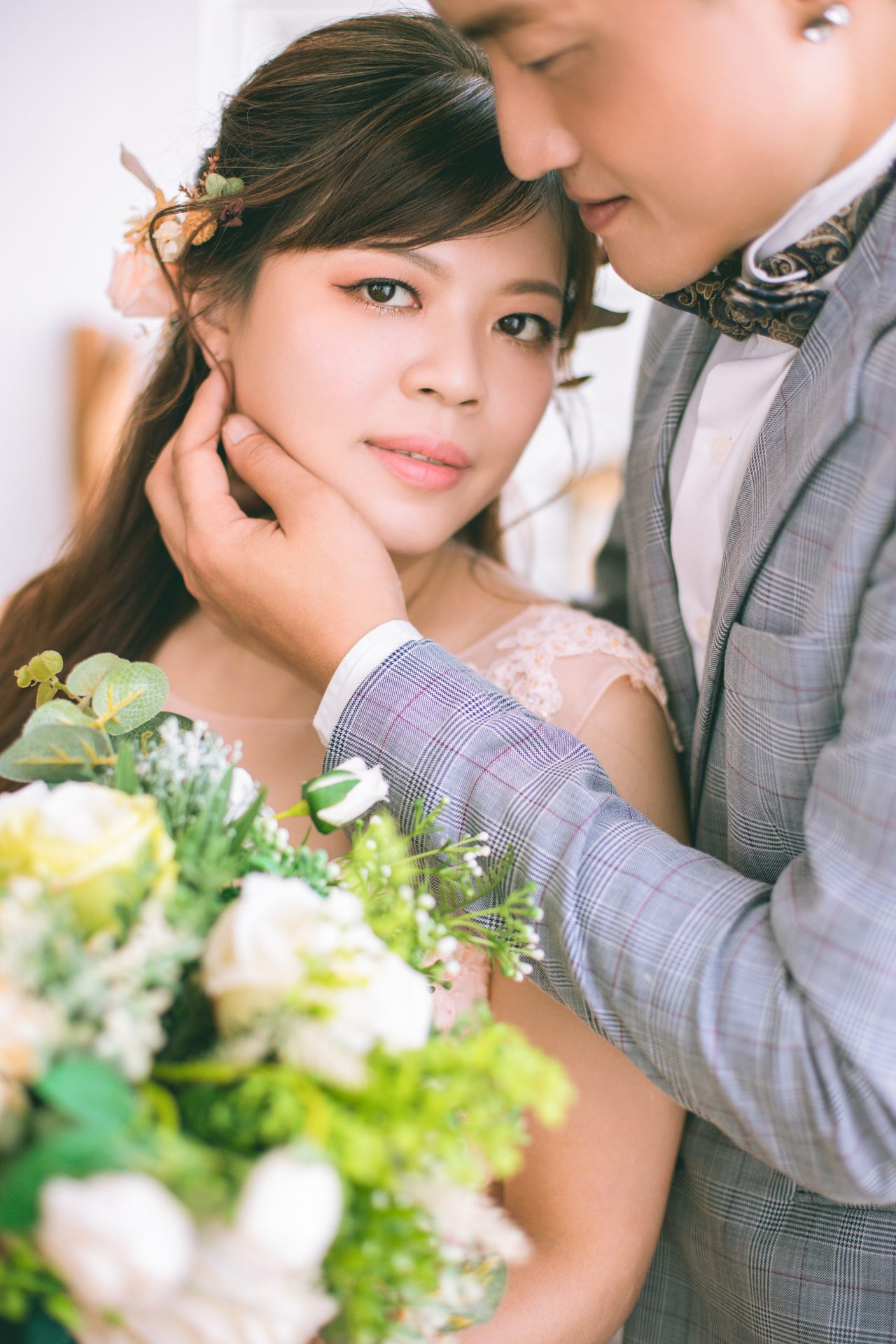 高雄婚紗攝影 手捧花束唯美特寫