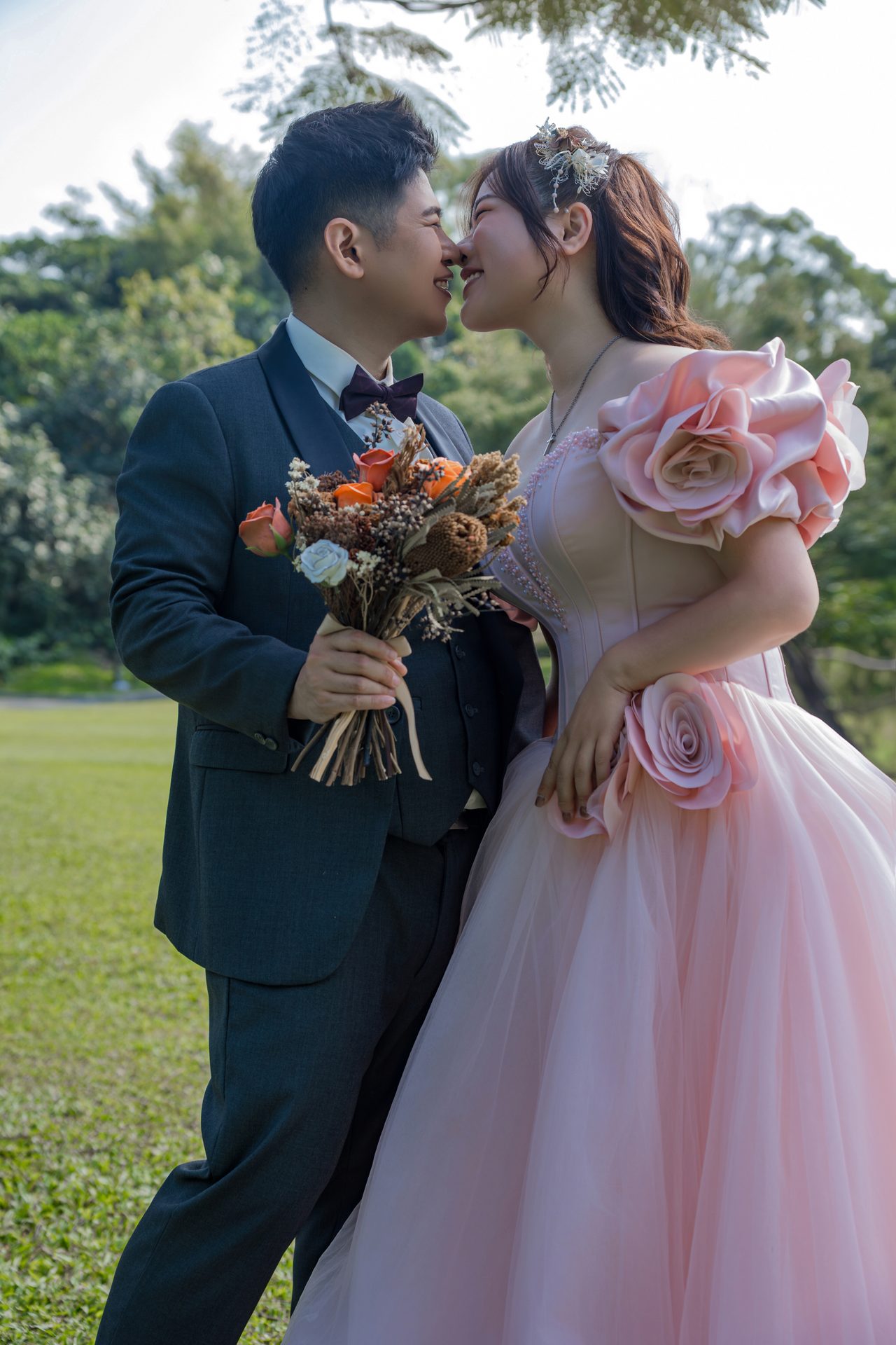 高雄婚紗攝影 公園裡的親吻