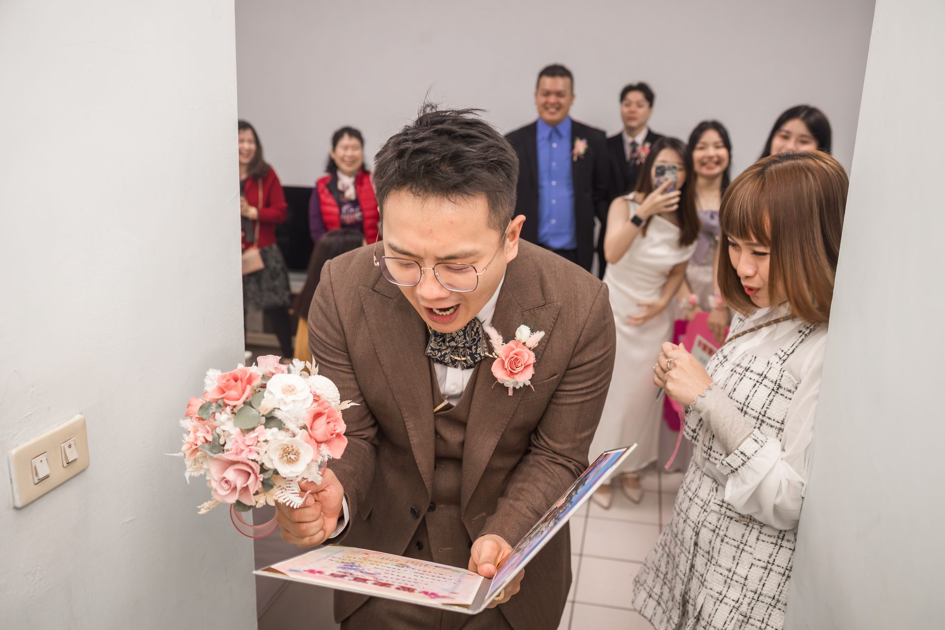 新郎捧花向新娘求婚的迎娶橋段,高雄婚攝
